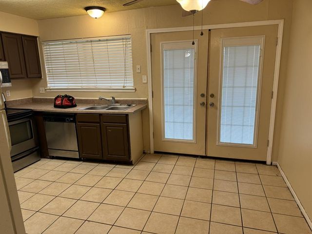 16607 David Glen Drive Drive, Friendswood, TX 77546