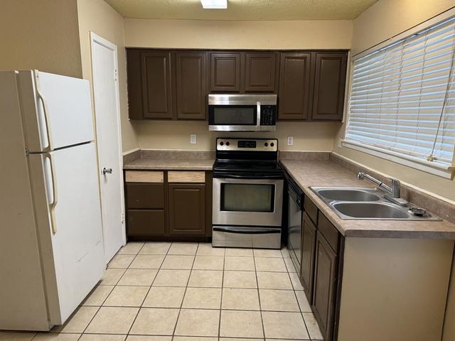 16607 David Glen Drive Drive, Friendswood, TX 77546