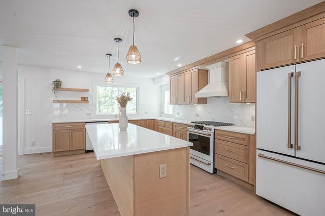 316 FARMDALE RD, Moorestown, NJ 08057