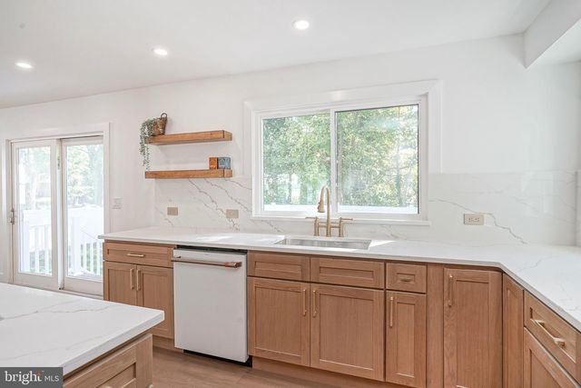 316 FARMDALE RD, Moorestown, NJ 08057