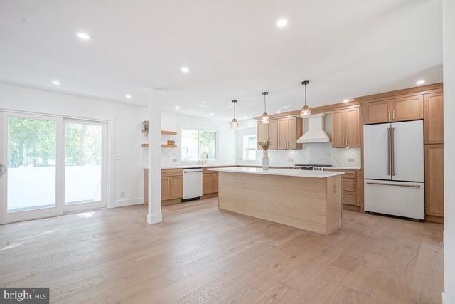 316 FARMDALE RD, Moorestown, NJ 08057