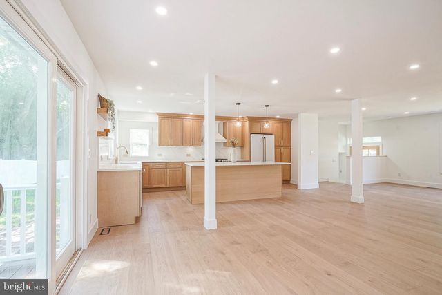 316 FARMDALE RD, Moorestown, NJ 08057