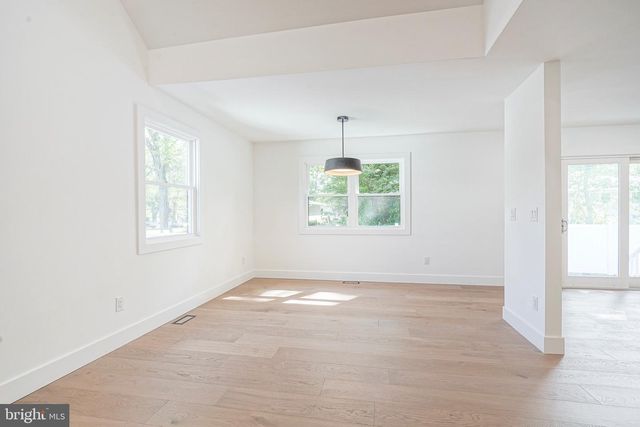 316 FARMDALE RD, Moorestown, NJ 08057