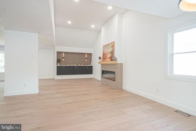 316 FARMDALE RD, Moorestown, NJ 08057