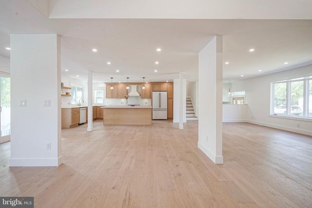 316 FARMDALE RD, Moorestown, NJ 08057