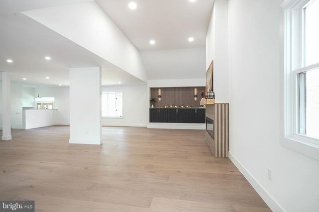 316 FARMDALE RD, Moorestown, NJ 08057