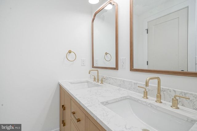 316 FARMDALE RD, Moorestown, NJ 08057