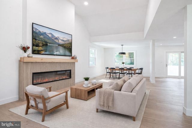 316 FARMDALE RD, Moorestown, NJ 08057