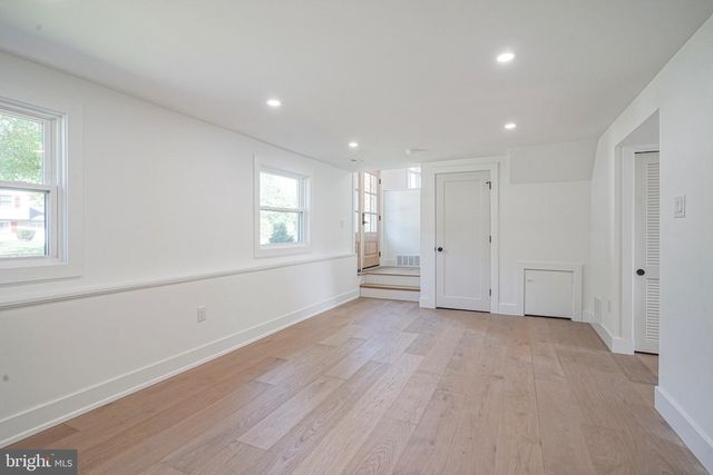 316 FARMDALE RD, Moorestown, NJ 08057