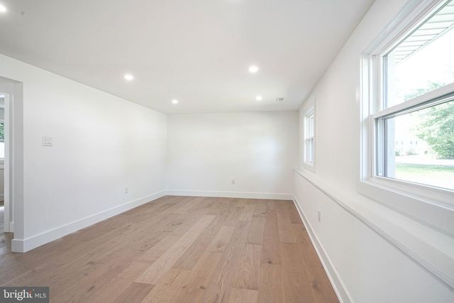 316 FARMDALE RD, Moorestown, NJ 08057