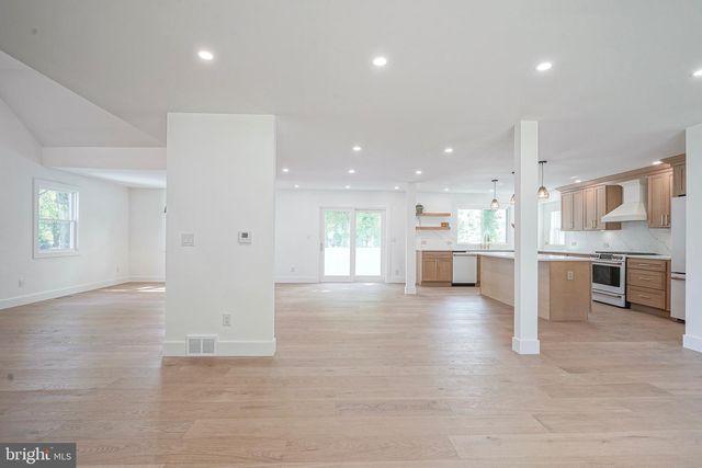 316 FARMDALE RD, Moorestown, NJ 08057