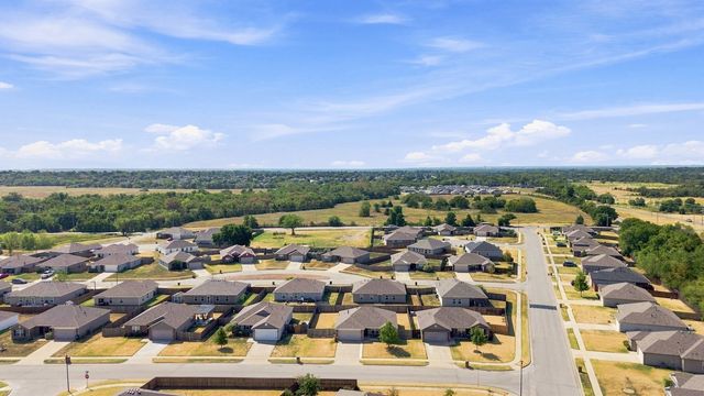 10004 E 107th Place, Owasso, OK 74055