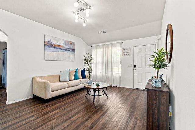 10004 E 107th Place, Owasso, OK 74055