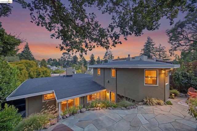 967 Grosvenor Place, Oakland, CA 94610