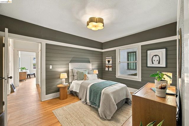 967 Grosvenor Place, Oakland, CA 94610