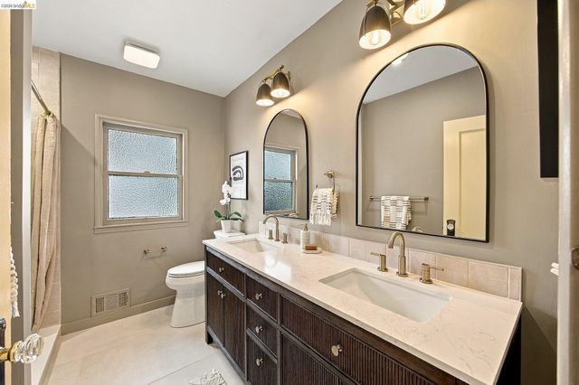 967 Grosvenor Place, Oakland, CA 94610