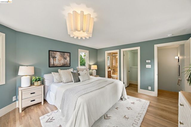 967 Grosvenor Place, Oakland, CA 94610