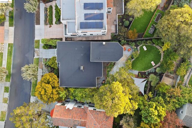 967 Grosvenor Place, Oakland, CA 94610