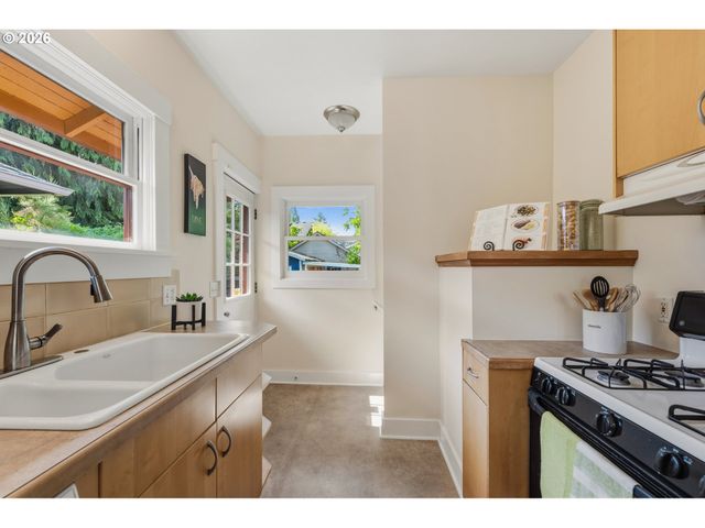 3610 N BALDWIN St, Portland, OR 97217