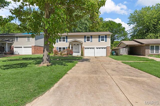 1844 Night Drive, Florissant, MO 63031