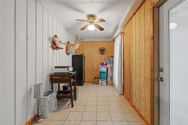 3774 Spring Drive, Huntsville, TX 77340