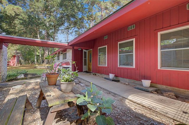 3774 Spring Drive, Huntsville, TX 77340