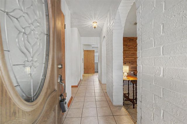 3774 Spring Drive, Huntsville, TX 77340