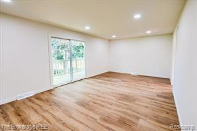1401 Hillside Drive, Flint, MI 48532
