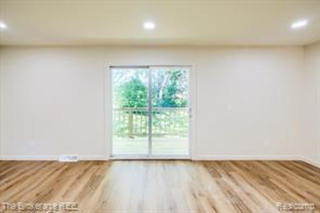 1401 Hillside Drive, Flint, MI 48532