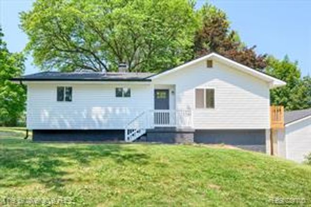 1401 Hillside Drive, Flint, MI 48532