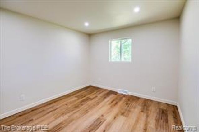 1401 Hillside Drive, Flint, MI 48532