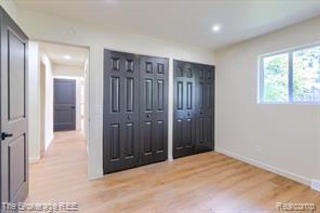 1401 Hillside Drive, Flint, MI 48532