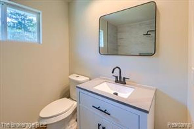 1401 Hillside Drive, Flint, MI 48532