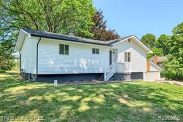 1401 Hillside Drive, Flint, MI 48532