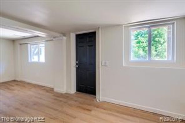 1401 Hillside Drive, Flint, MI 48532