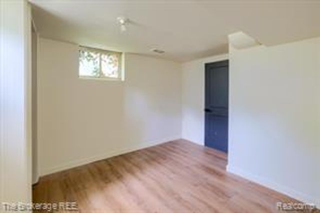 1401 Hillside Drive, Flint, MI 48532