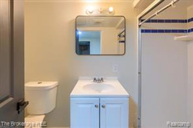 1401 Hillside Drive, Flint, MI 48532