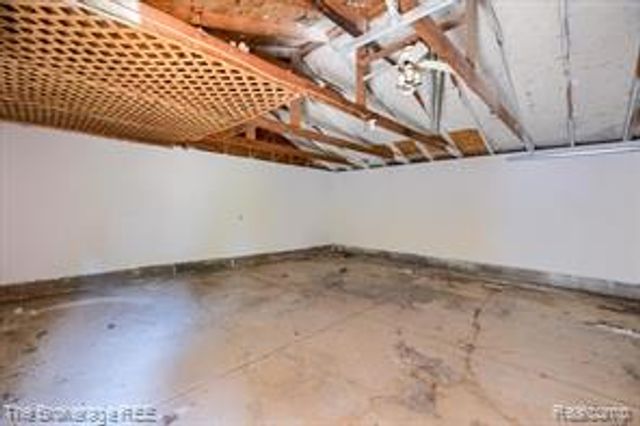1401 Hillside Drive, Flint, MI 48532