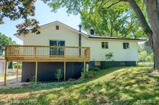 1401 Hillside Drive, Flint, MI 48532