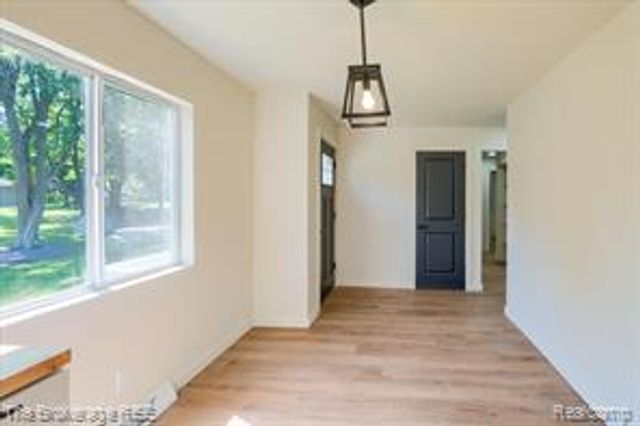 1401 Hillside Drive, Flint, MI 48532