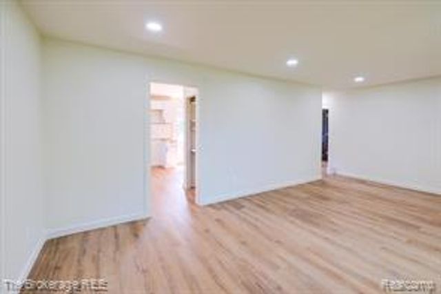 1401 Hillside Drive, Flint, MI 48532