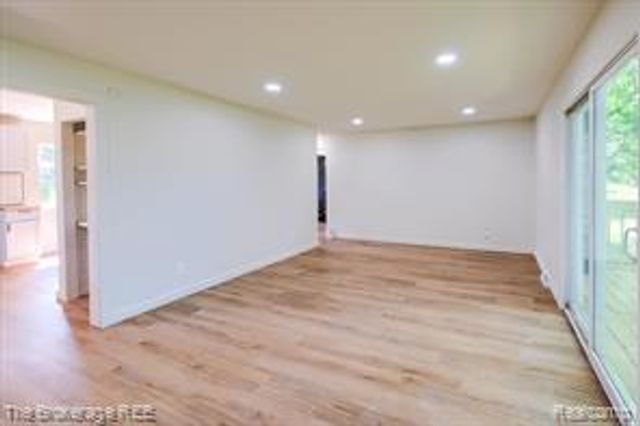 1401 Hillside Drive, Flint, MI 48532