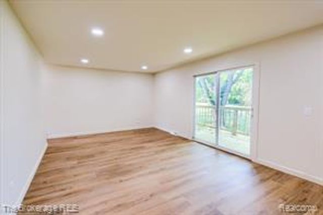1401 Hillside Drive, Flint, MI 48532