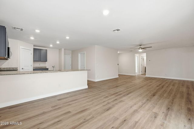 565 W BLACK HAWK Place, Casa Grande, AZ 85122