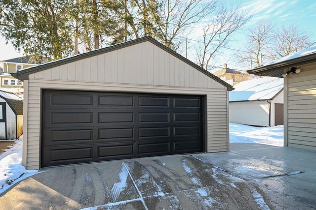 6825 Terrace COURT, Wauwatosa, WI 53213