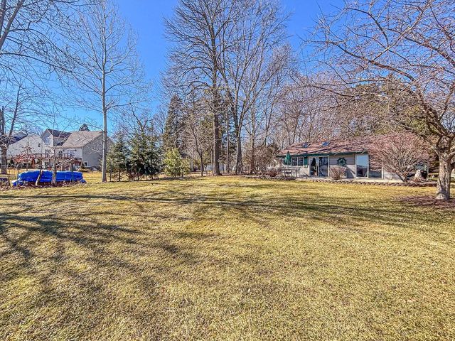 W336N6496 Lakeview DRIVE, Oconomowoc, WI 53066