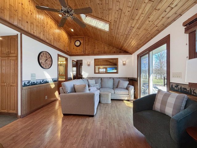 W336N6496 Lakeview DRIVE, Oconomowoc, WI 53066