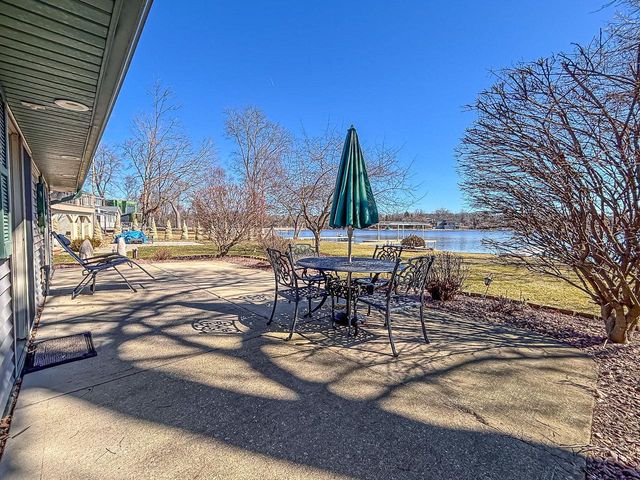 W336N6496 Lakeview DRIVE, Oconomowoc, WI 53066