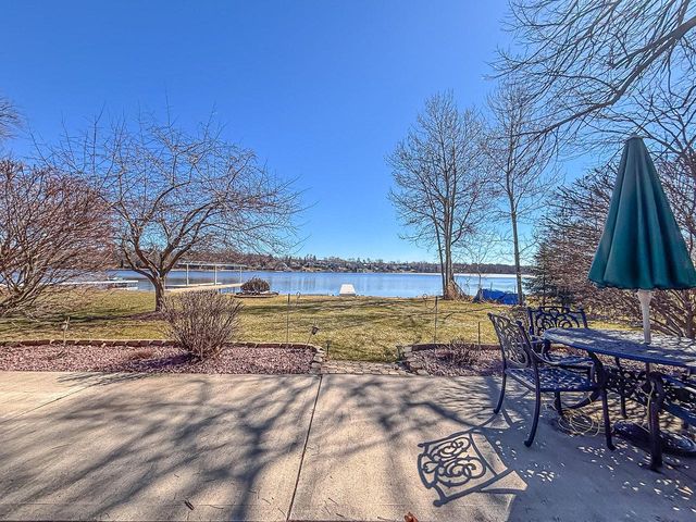 W336N6496 Lakeview DRIVE, Oconomowoc, WI 53066