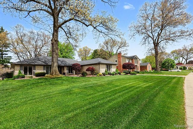 11921 Raintree Court, Utica, MI 48315